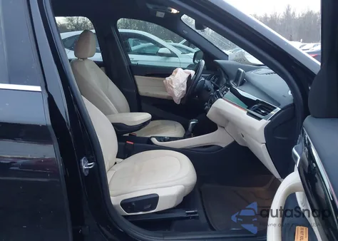 2018 BMW X1 xDrive28I z USA, uszkodzony, nr VIN WBXHT3C3XJ5F91837